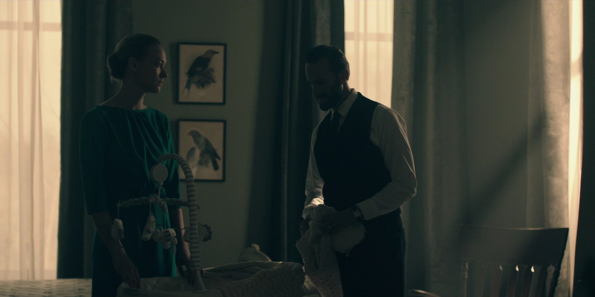 TheHandmaidsTale_1x10_Night_0375.jpg