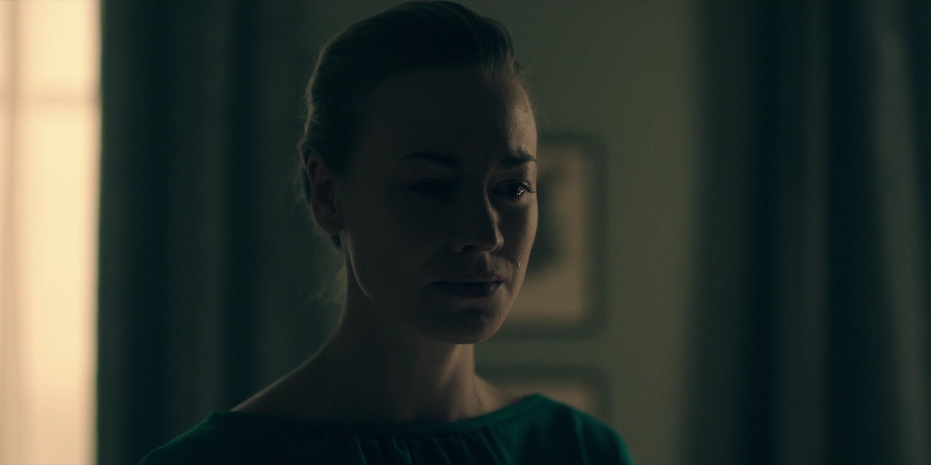 TheHandmaidsTale_1x10_Night_0406.jpg