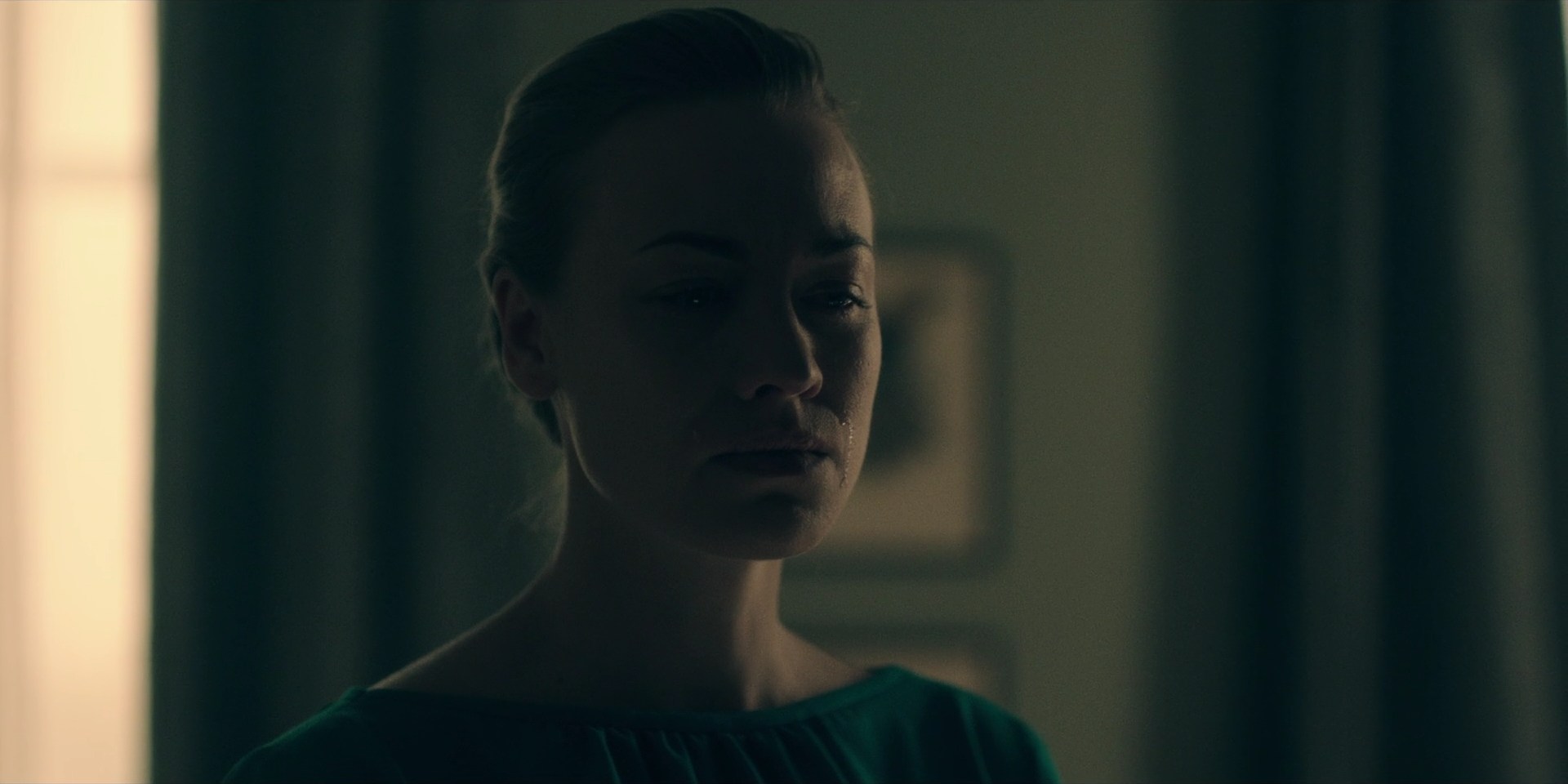 TheHandmaidsTale_1x10_Night_0409.jpg