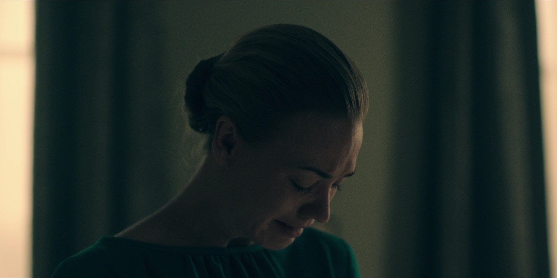 TheHandmaidsTale_1x10_Night_0414.jpg