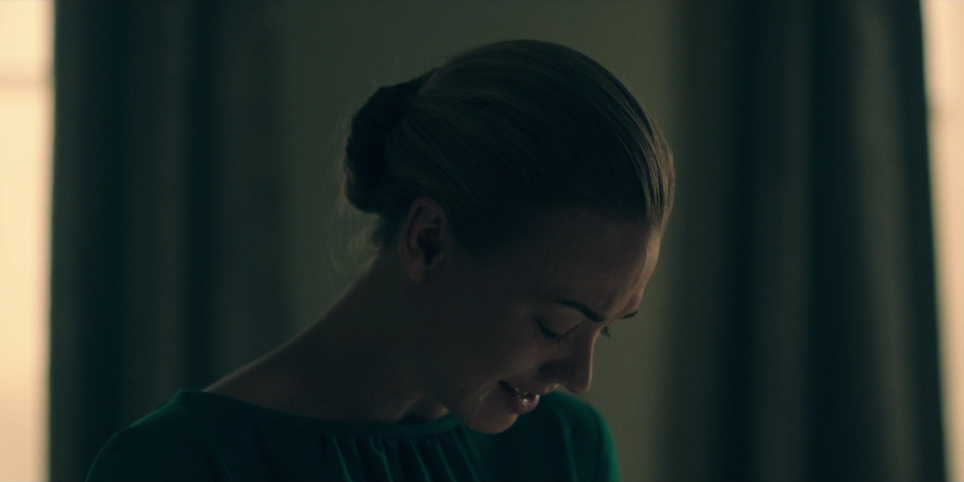 TheHandmaidsTale_1x10_Night_0416.jpg