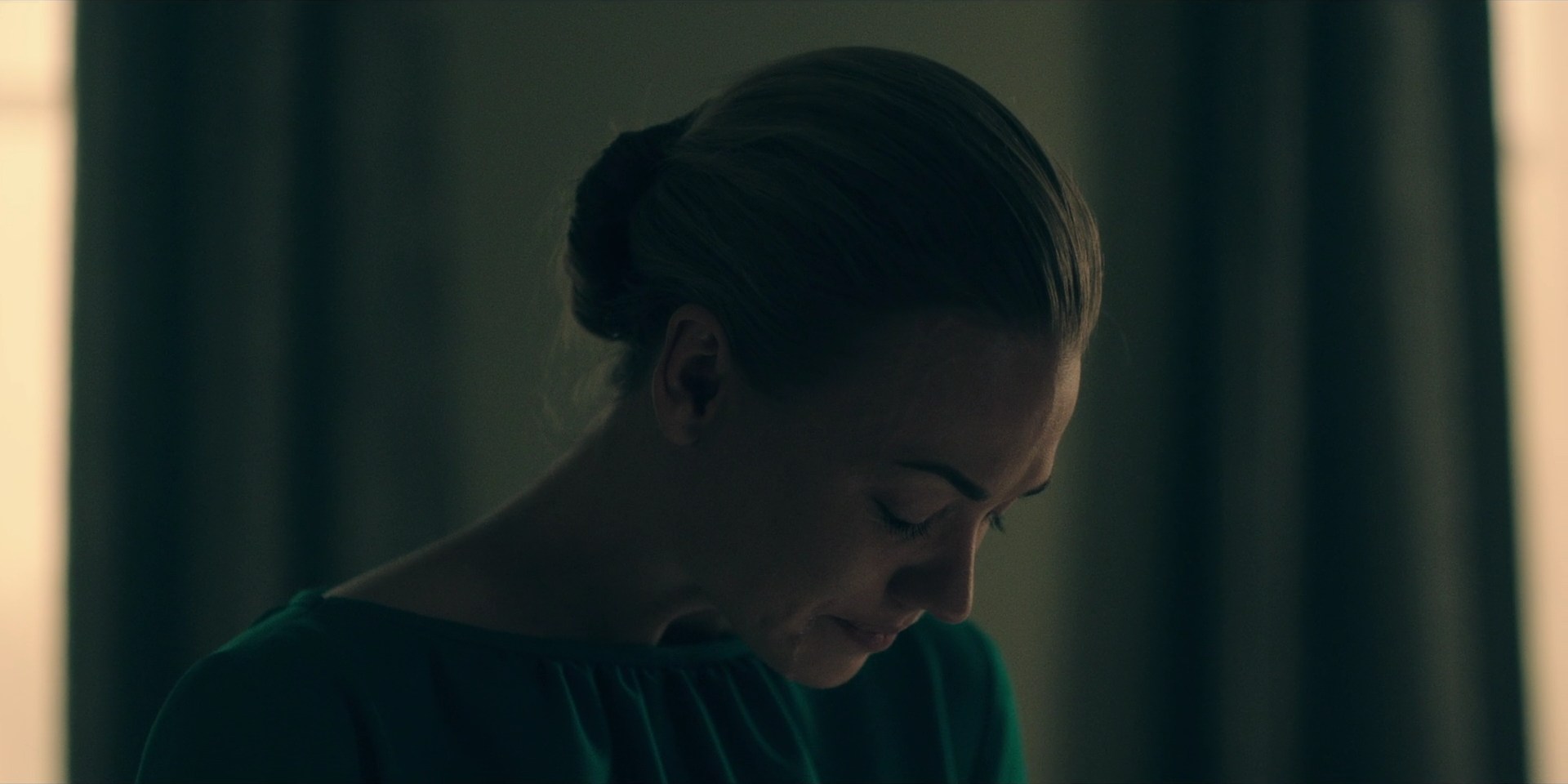 TheHandmaidsTale_1x10_Night_0417.jpg