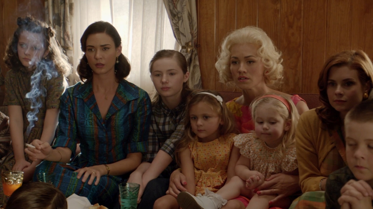 TheAstronautWivesClub_1x01_Launch_0002.jpg