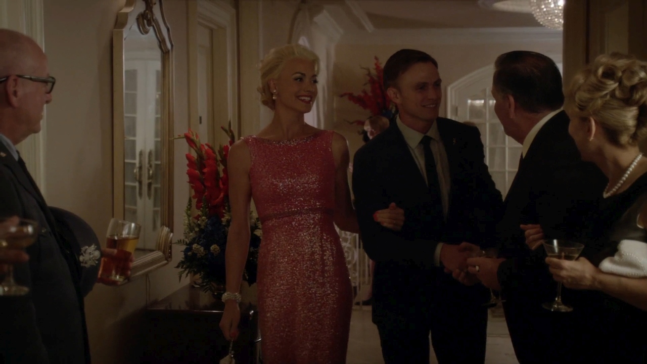 TheAstronautWivesClub_1x01_Launch_0004.jpg