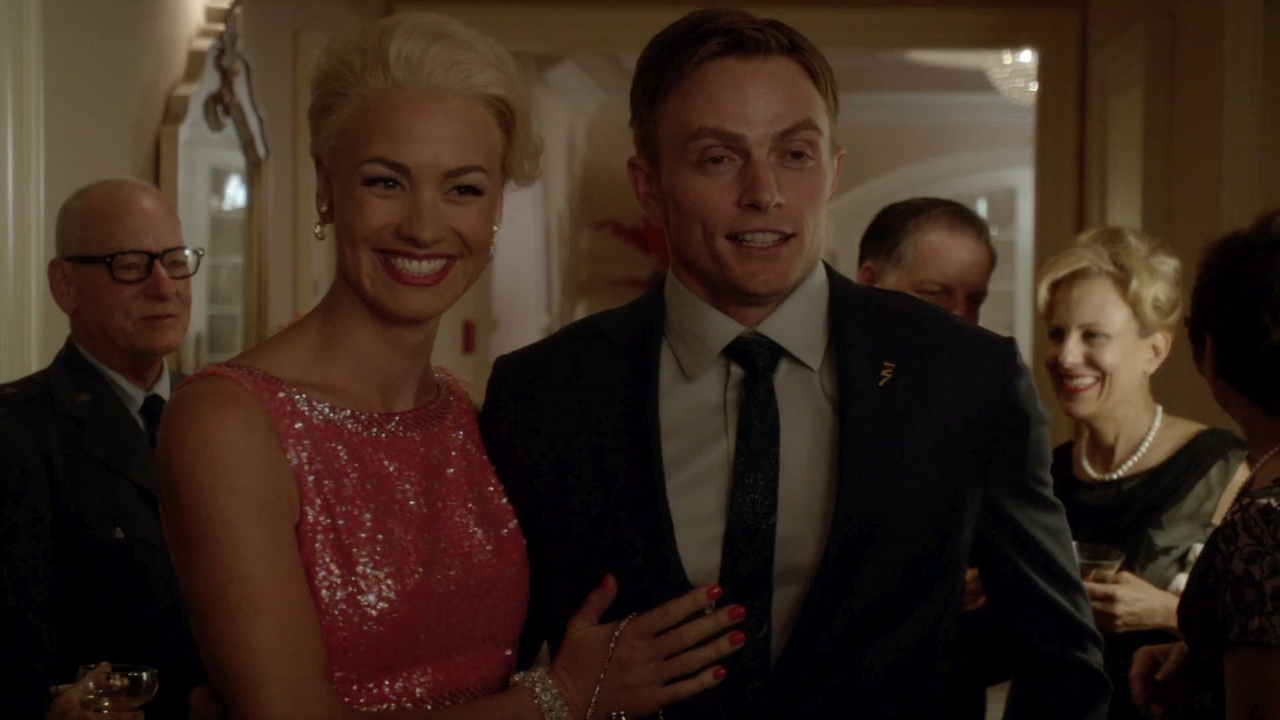 TheAstronautWivesClub_1x01_Launch_0011.jpg