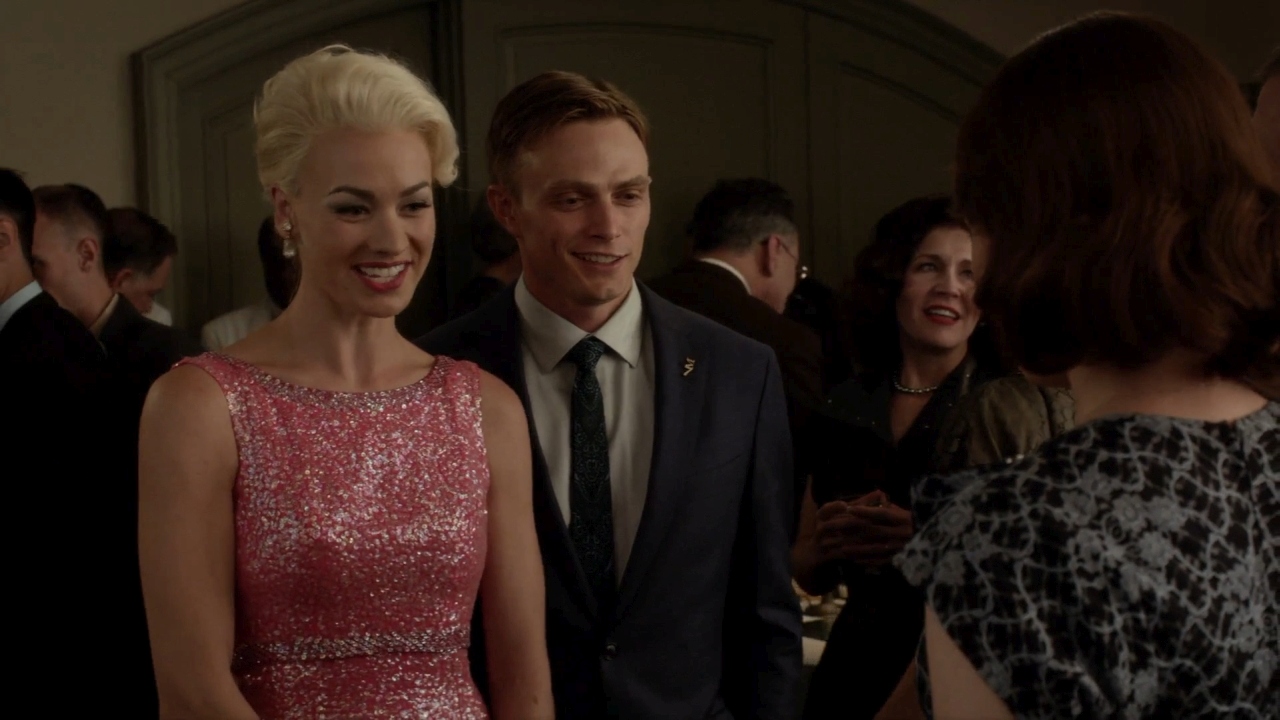 TheAstronautWivesClub_1x01_Launch_0028.jpg