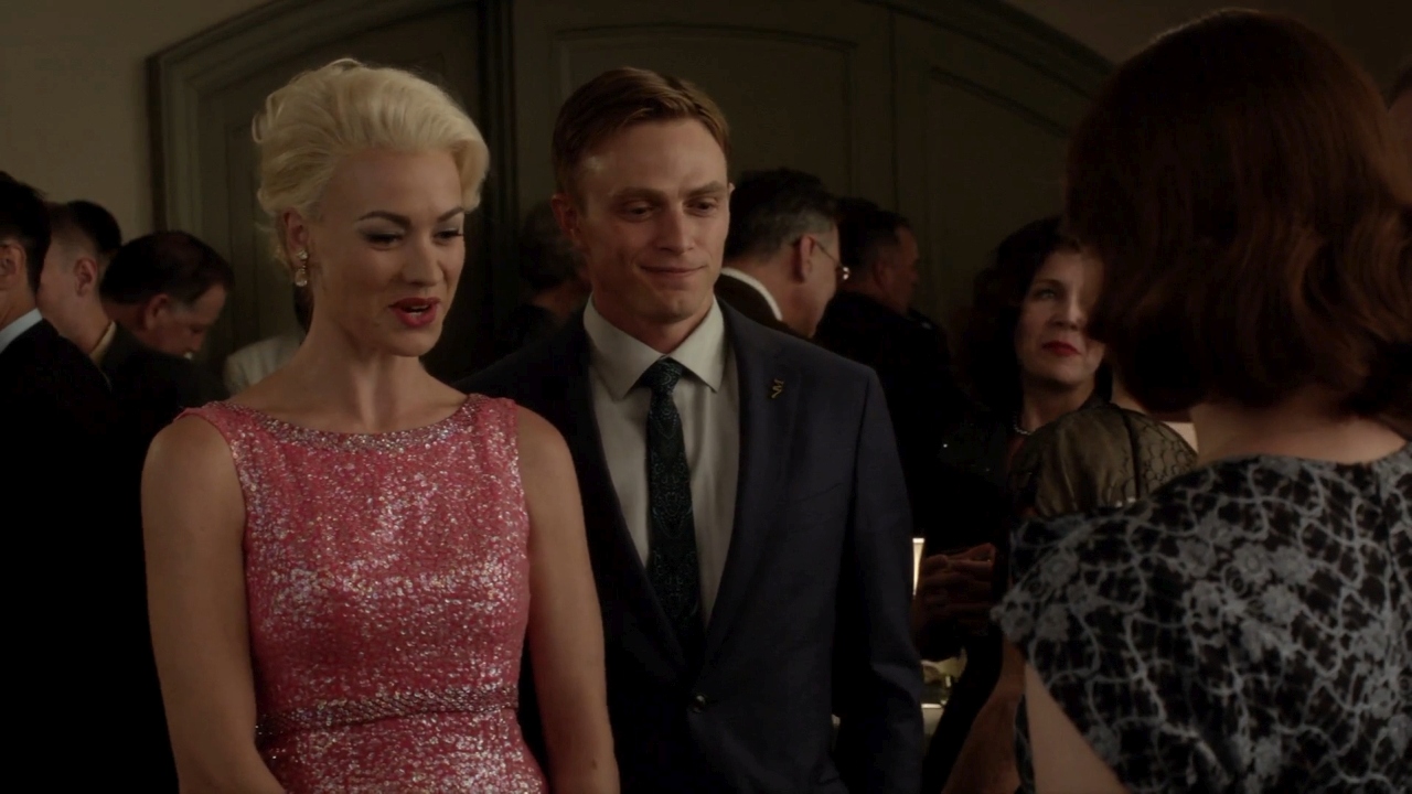 TheAstronautWivesClub_1x01_Launch_0029.jpg