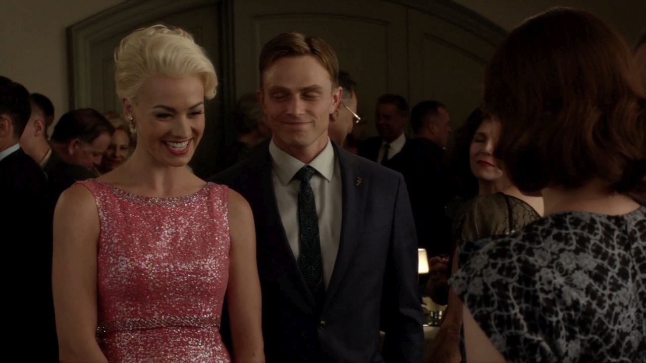 TheAstronautWivesClub_1x01_Launch_0031.jpg