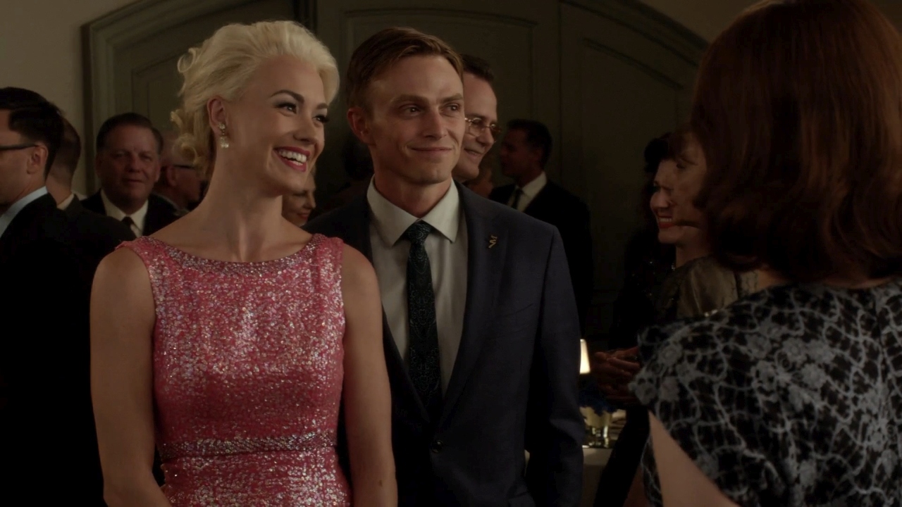 TheAstronautWivesClub_1x01_Launch_0034.jpg