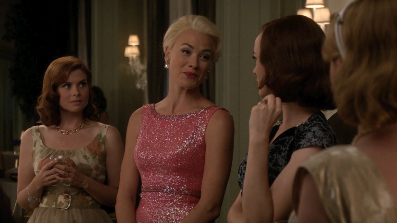 TheAstronautWivesClub_1x01_Launch_0070.jpg