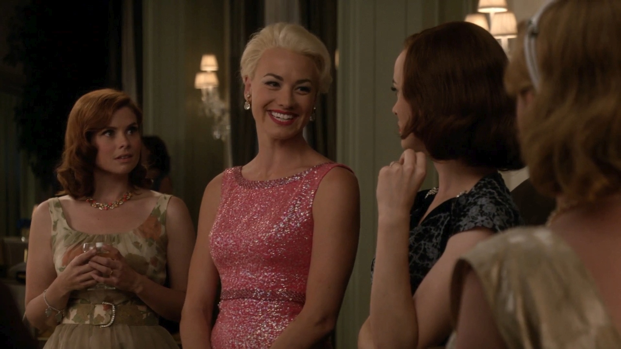 TheAstronautWivesClub_1x01_Launch_0073.jpg