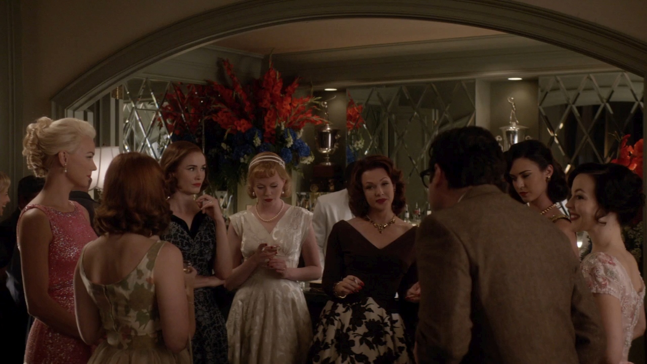 TheAstronautWivesClub_1x01_Launch_0080.jpg