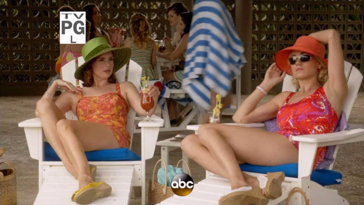 TheAstronautWivesClub_1x04_Liftoff_0186.jpg